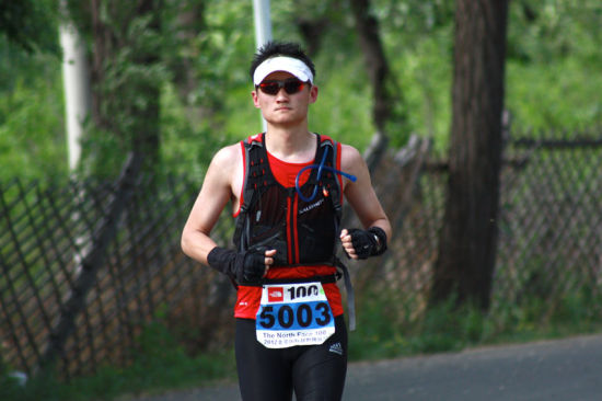 Nick从2008起因为地震捐款开始与马拉松“触电”