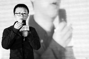 就傲游浏览器“快进”视频广告，傲游创始人兼CEO陈明杰称此举是“还给用户选择权利”。