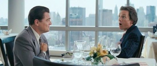 　　马修·麦康纳今年刚刚凭借《达拉斯买家俱乐部》一片获得奥斯卡最佳男主角，他和莱昂纳多在餐厅吃饭这一段唱了其自编的《槌心歌》，成为本片中的经典桥段。