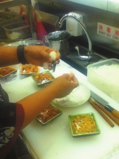 　　禾绿蓝港店的肉制品也同样存在过期甚至变质的问题。 