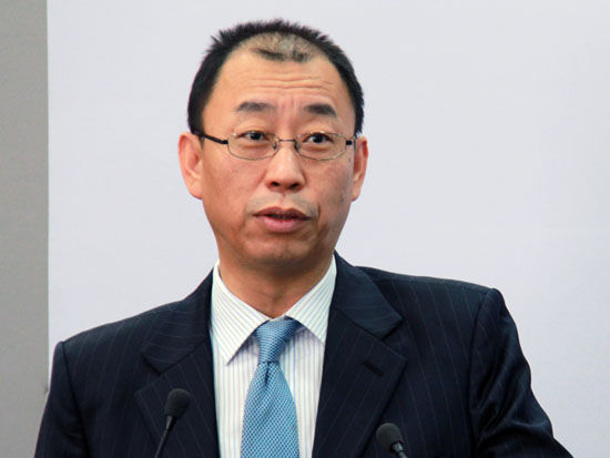 由北大光华管理学院、北大经济研究所联合主办的2014两会后经济形势和政策分析会3月18日在北京举行。图为北大光华管理学院会计系副系主任、博士生导师姜国华。