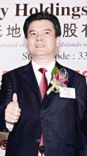 图为：纪凯婷之父纪海鹏