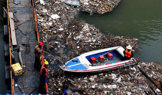 　　黄河兰州段主要污染物为挥发酚、氨氮、石油类、高锰酸盐。