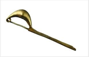 金弓形扣针(公元前7世纪)