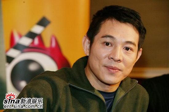 　　资料图：李连杰。阿里影业发布了其名下的首份公告，委任李连杰担任阿里影业的独立非执行董事。图片来源 新浪娱乐