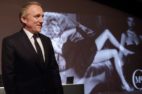 接班十年，皮诺几乎颠覆了父亲之前所设定的企业发展轨道