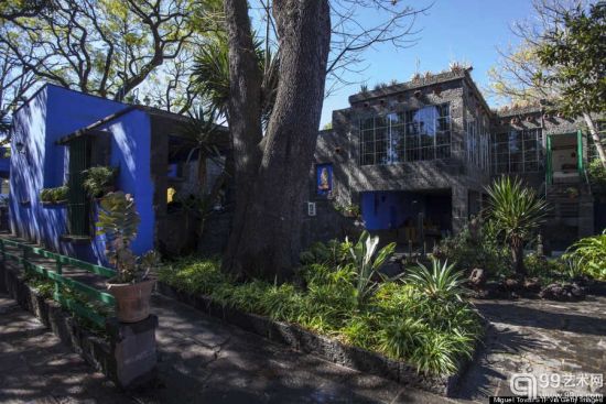 坐落在墨西哥艺术家的故居中的弗里达?卡罗博物馆。