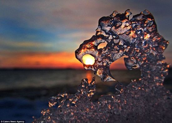 　　魁北克的冬天总给人漫长和痛苦的感觉，但是Annie Degré-Blais却觉得，魁北克冬日的自然美景是无可匹敌的。(网站截图)