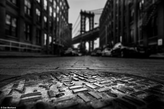 　　丹说：“好的摄影作品是在讲故事，尽管没有借助语言。尤其是那些从人们通常注意不到的角度拍下的照片。”(图片来源：《每日邮报》)