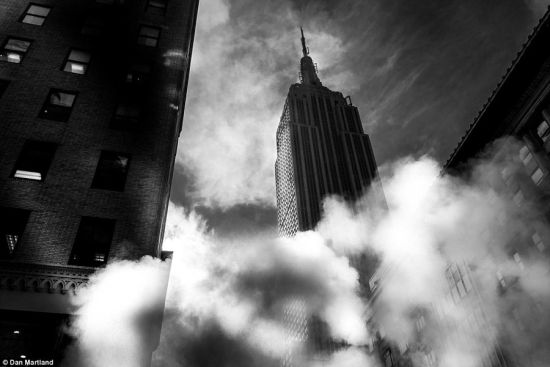 丹的前同事称他是一个“活在美国梦中的英国人”。(图片来源：《每日邮报》) 