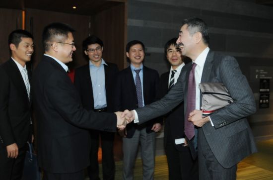 增田德兵卫来到中国与中国的企业家们交流