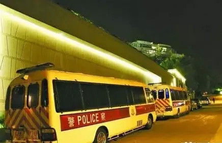 警方封锁交付赎金的飞鹅山现场。