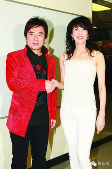 吕方与郑裕玲。