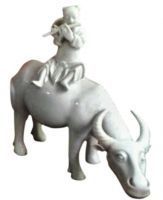 民国德化窑牧童骑牛摆件