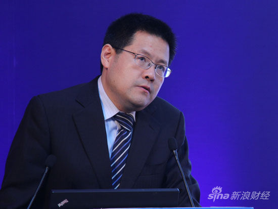 　　“2015复旦管理学国际论坛”于7月18日-19日在上海召开。上海文化广播影视集团副总编辑秦朔出席并演讲。(图片来源：新浪财经 梁斌 摄)