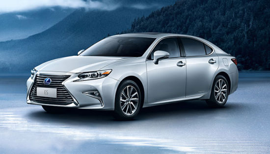 图为雷克萨斯新ES