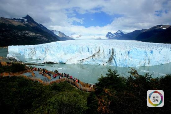 阿根廷卡拉法特莫雷诺大冰川(新华社记者 叶书宏摄)