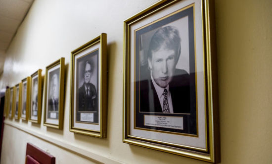 纽约军事学校重视其1964级毕业生特朗普，一些人曾认为他会收购学校