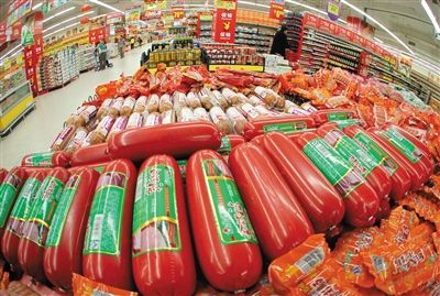 一大型超市销售的火腿肠产品。图/CFP