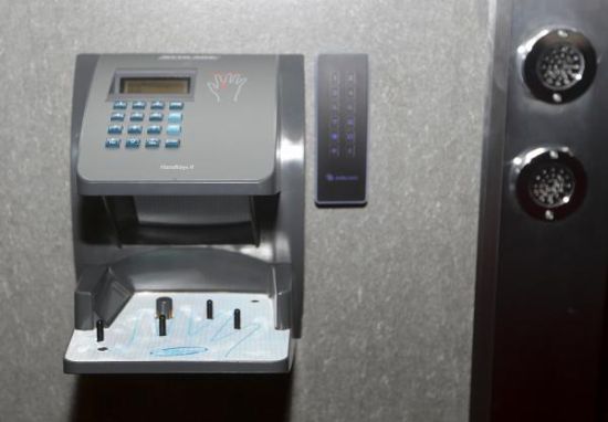 保险箱来自英国最知名的保险箱品牌。 澎湃新闻记者 朱伟辉 图