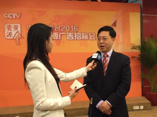 李光斗接受央视记者采访，阐述分享与社交时代，央视广告招标新招式