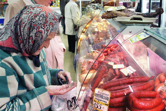 面对物资短缺和物价飞涨，俄国人必须想出办法