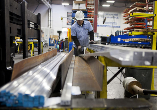 新浪美股讯 北京时间16日晚,美国11月工业产出以2012年3月以来最快