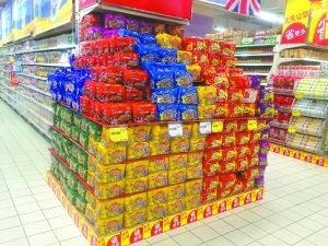 一位销售人员称，目前收到方便面质量投诉很少。