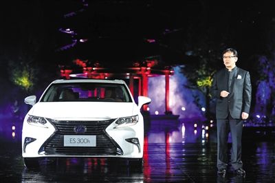 雷克萨斯坚持进口车定位的同时，也在坚持面对市场的考验。