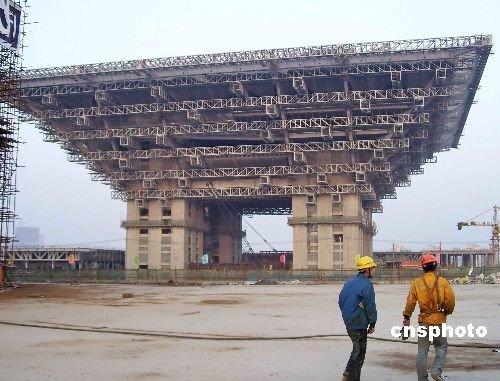 上海世博中国馆独特造型 相当于两个半足球场