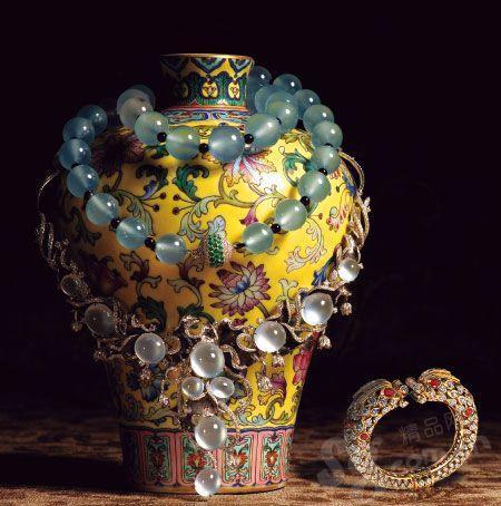 拍卖奢华：珠宝拍品投资必知 