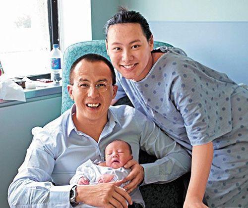 图为李泽楷和梁洛施及儿子