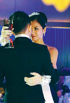 　　网友曝刘涛老公伪豪门 信用卡欠款260万(图)