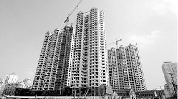 图为在建的新桥大厦。