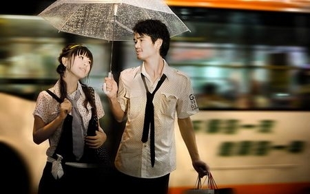 　　1、房屋一套（80平以上），以均价10900元计，10900×80=872000.