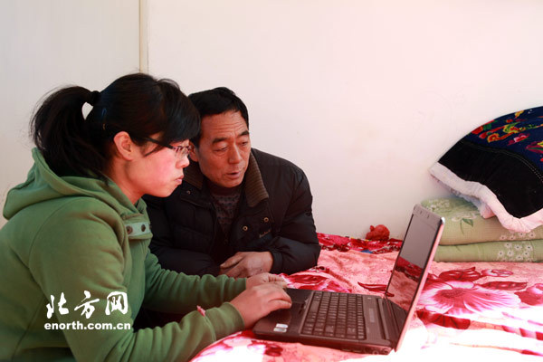 　　刘玉堂的女儿刘莹每日都上网查看微博留言