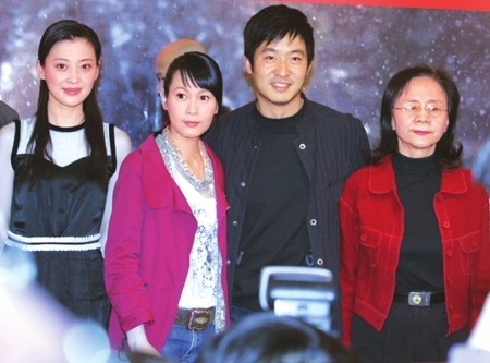 资深作家编剧王海鸰出席发布会。