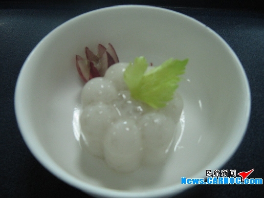 图4：椰汁西米布丁 摄影：黄德民