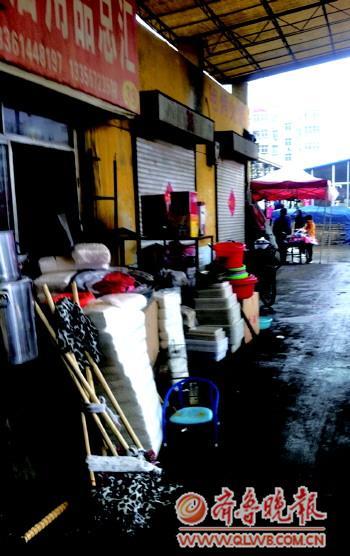 在南下河市场，劣质餐巾纸的销量不小。