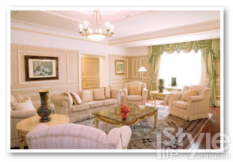 　　<b>令人想举办下午茶的客厅</b>