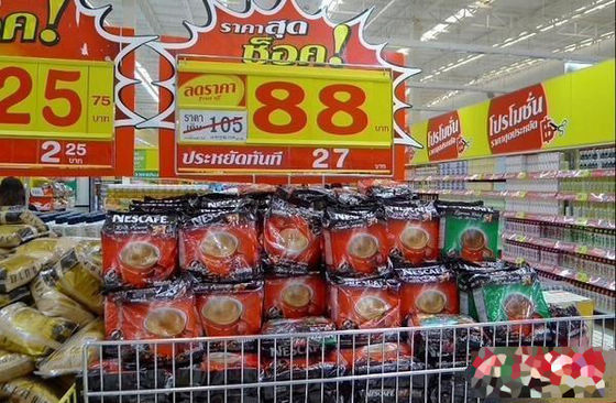 咖啡88铢一大袋。100人民币可以买5.3袋。