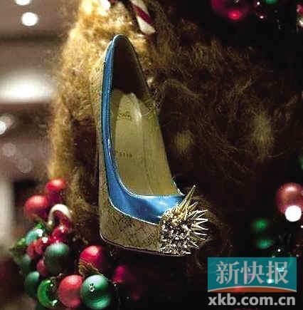 　　●山东嫁女礼金“三斤三两百元大钞”≈13 万元