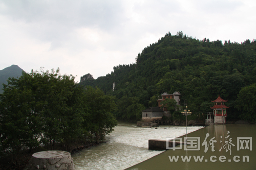 　　沈从文《边城》小说里的白塔 中国经济网记者 段丹峰 摄