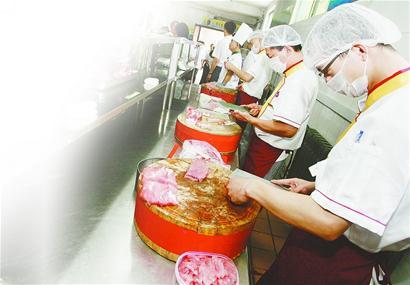 　　□本报记者 周福宝 实习生 李冬阳