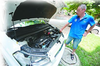 李先生夫妇新买的起亚秀尔车