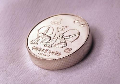 　　1980年冬奥会中奥加厚银币(射艺)