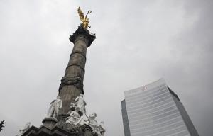　　英国汇丰银行墨西哥城总部位于当地标志性建筑独立天使纪念碑旁