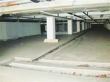 　　利源花园入口没有大门，二期工程还正在施工。