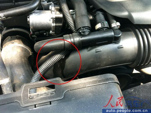 <b>案例三：广州</b> <b>北京奔驰</b><b>E260L 4S</b><b>店说不影响使用未作解决</b>