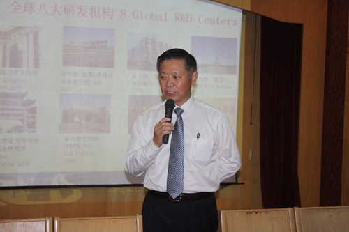 　　<b>隆力奇董事长徐之伟介绍经验</b>